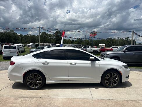 Used 2015 Chrysler 200 S FWD image 4
