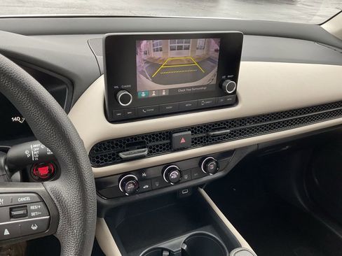 Used 2025 Honda HR-V LX image 14