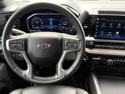 Used 2025 Chevrolet Silverado 2500 LT w/ Trail Boss Package AWD/4WD image 14