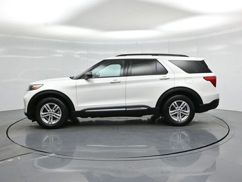 Certified 2024 Ford Explorer XLT RWD image 26