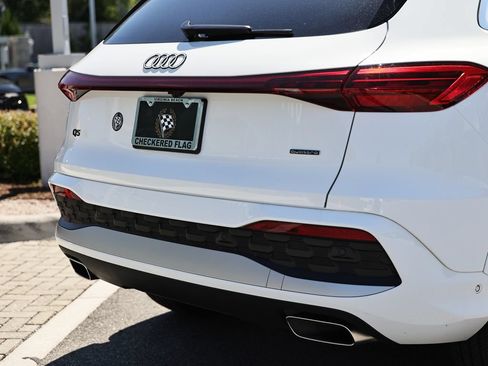 Certified 2025 Audi Q5 Premium w/ Convenience Package AWD/4WD image 9