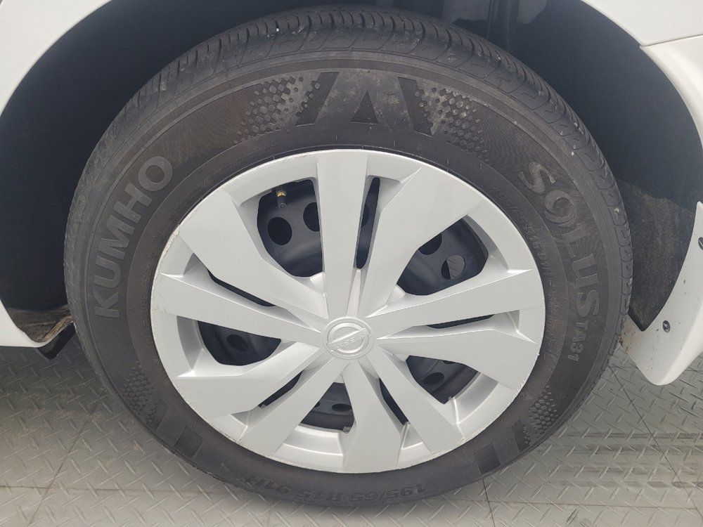 Used 2025 Nissan Versa S w/ Trunk Package FWD image 31