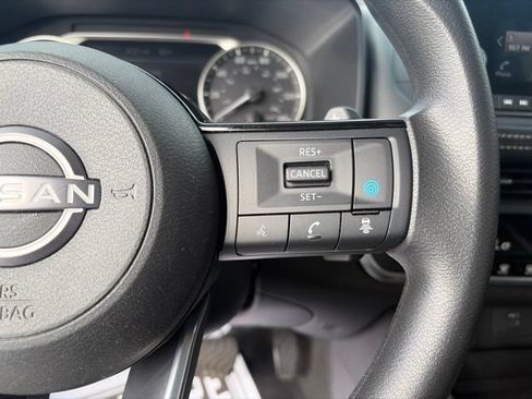 Used 2023 Nissan Rogue SV AWD/4WD image 19