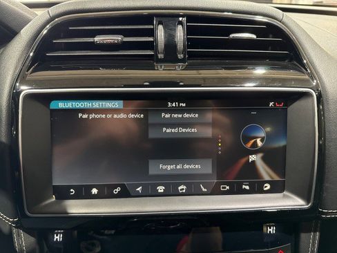 Used 2019 Jaguar F-PACE S image 30