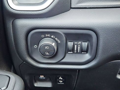New 2026 RAM 1500 Big Horn AWD/4WD image 18