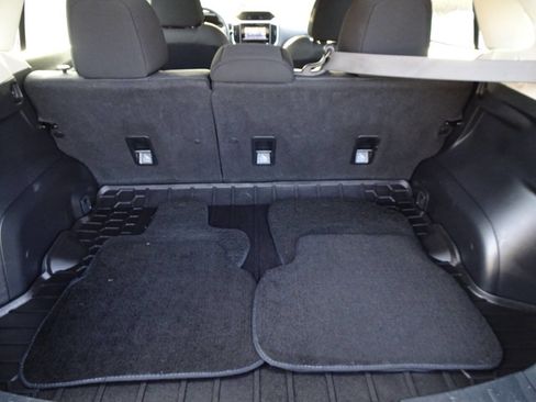 Used 2019 Subaru Impreza 2.0i Premium image 9