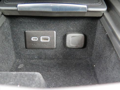 Certified 2025 Cadillac XT4 Premium Luxury image 15