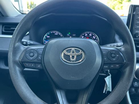 Used 2021 Toyota RAV4 LE AWD/4WD image 23