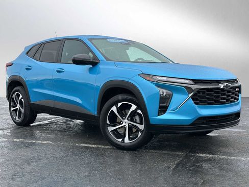 Certified 2025 Chevrolet Trax RS w/ Sunroof Package image 1