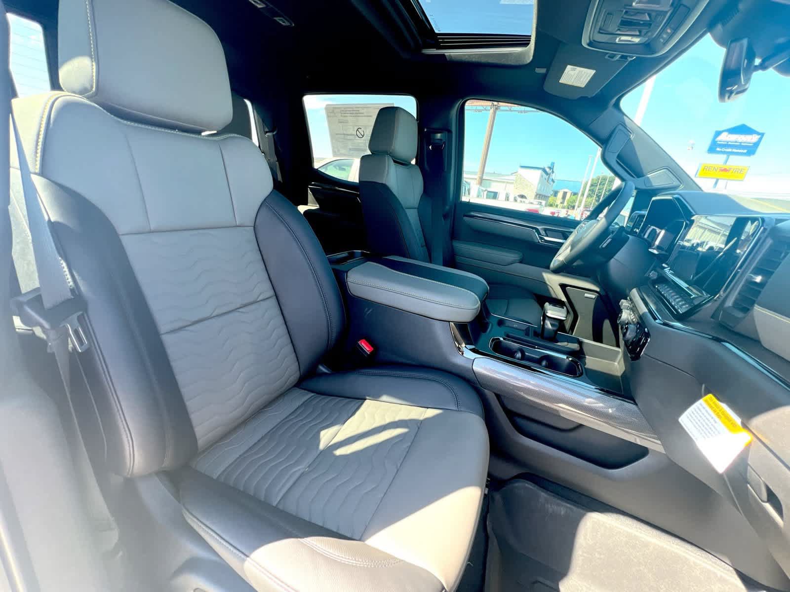 Used 2020 Chevrolet Silverado 1500 RST w/ Texas Edition AWD/4WD image 29
