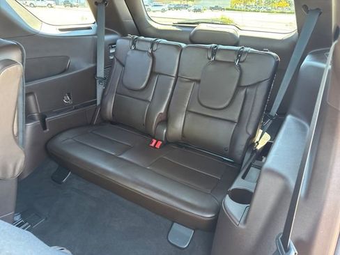 Used 2022 Ford Explorer King Ranch w/ Premium Technology Package image 21