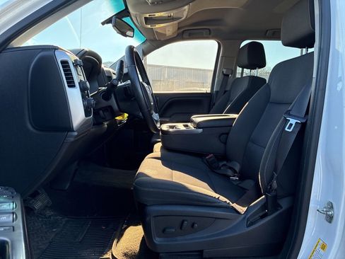 Used 2017 GMC Sierra 1500 SLE w/ SLE Value Package image 9