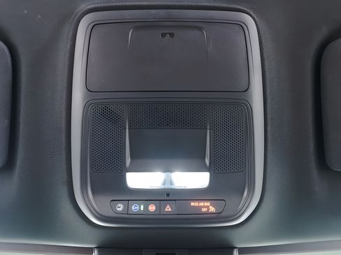 Used 2025 Buick Enclave Preferred FWD image 21