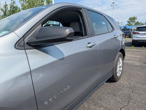 Used 2023 Chevrolet Equinox LS w/ Driver Confidence II Package AWD/4WD image 3