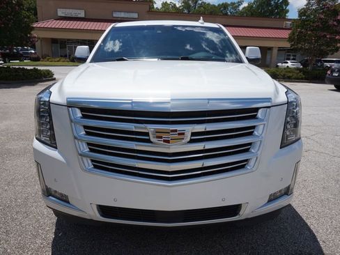 Used 2019 Cadillac Escalade Platinum image 4