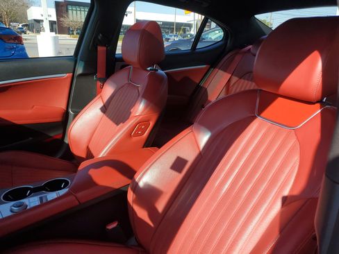 Used 2023 Genesis G70 2.0T w/ Sport Prestige Package image 15