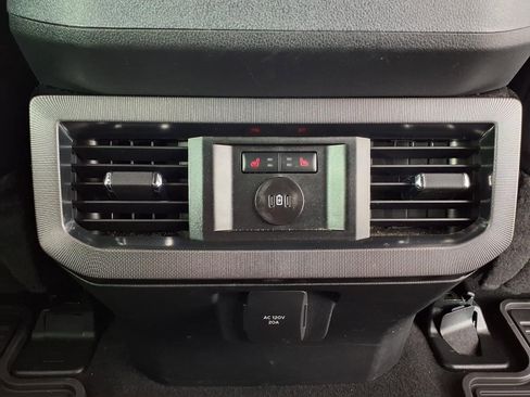 Used 2025 Ford F250 Platinum AWD/4WD image 12