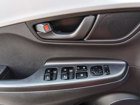 Used 2019 Hyundai Kona SE FWD image 15
