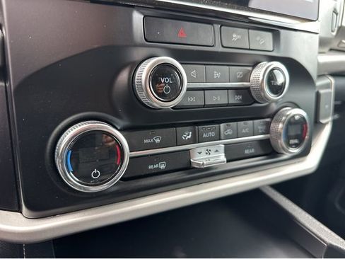 Certified 2022 Ford Expedition XLT image 27