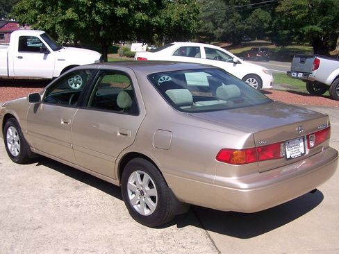 Used 2001 Toyota Camry CE image 2