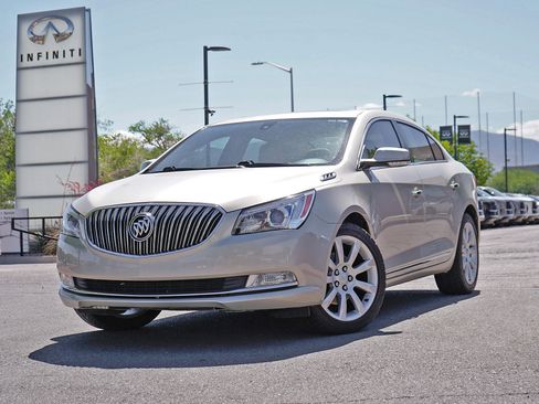 Used 2015 Buick LaCrosse Premium FWD image 1