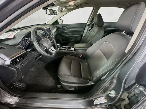 Used 2024 Nissan Altima 2.5 SV FWD image 27