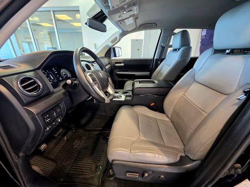 Used 2021 Toyota Tundra SR5 w/ SR5 Leather Package AWD/4WD image 16