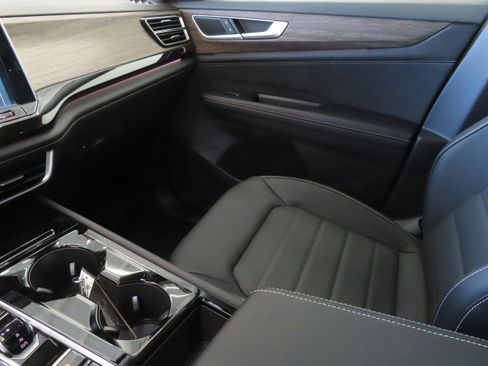 New 2025 Volkswagen Atlas SEL image 21