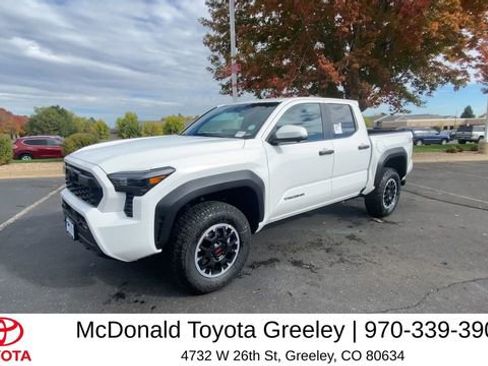 New 2025 Toyota Tacoma TRD Off-Road w/ TRD Off Road Premium Package AWD/4WD image 4