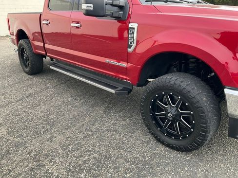 Certified 2022 Ford F250 XLT w/ XLT Premium Package image 15