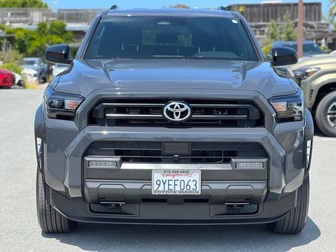 Used 2025 Toyota 4Runner SR5 AWD/4WD image 9