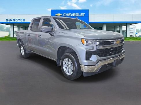 Used 2025 Chevrolet Silverado 1500 LT AWD/4WD image 7