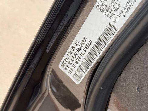 Used 2022 RAM 2500 Laramie AWD/4WD image 12