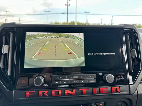 Used 2025 Nissan Frontier PRO-4X AWD/4WD image 24