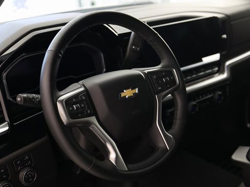 Used 2025 Chevrolet Silverado 3500 LTZ image 17