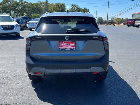 New 2025 Nissan Kicks SR image 5