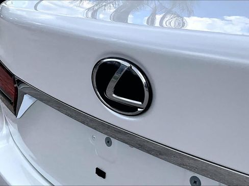 Used 2021 Lexus LS 500 w/ Interior Upgrade Package RWD image 31