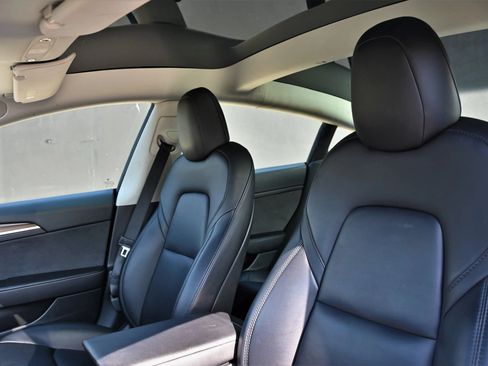 Used 2022 Tesla Model 3 RWD image 15