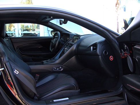 Used 2018 Aston Martin DB11 Coupe image 29