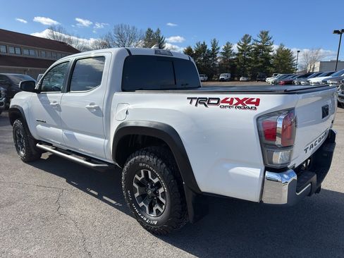 Used 2022 Toyota Tacoma TRD Off-Road image 7