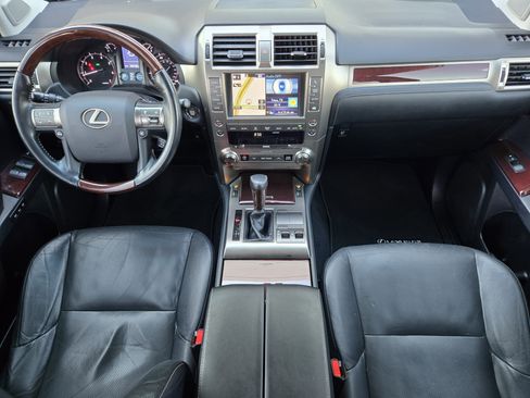 Used 2018 Lexus GX 460 Premium image 30