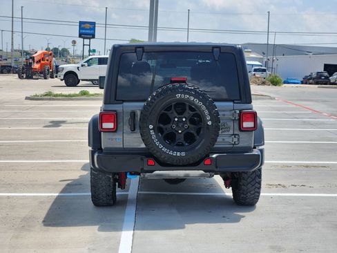 Used 2023 Jeep Wrangler Unlimited w/ Cold Weather Group AWD/4WD image 8