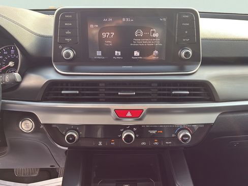 Used 2020 Kia Telluride LX FWD image 29