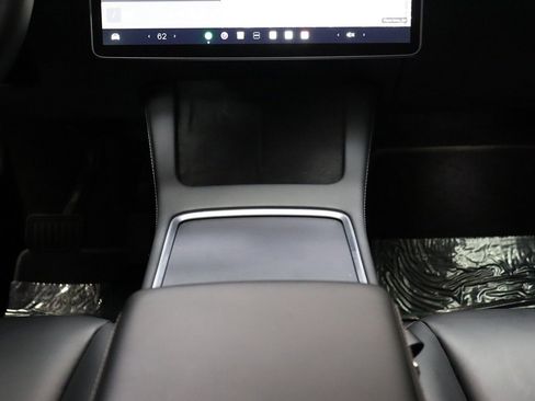 Used 2023 Tesla Model Y Long Range image 37