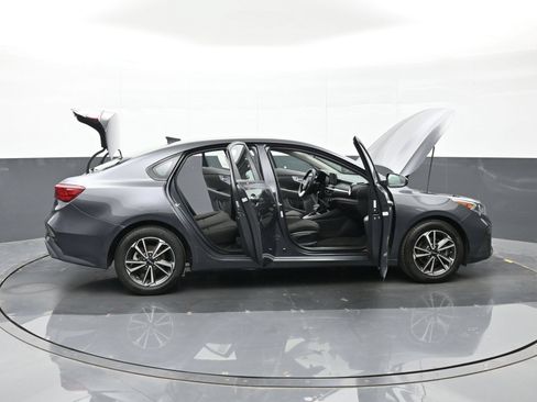 Used 2022 Kia Forte LXS FWD image 47