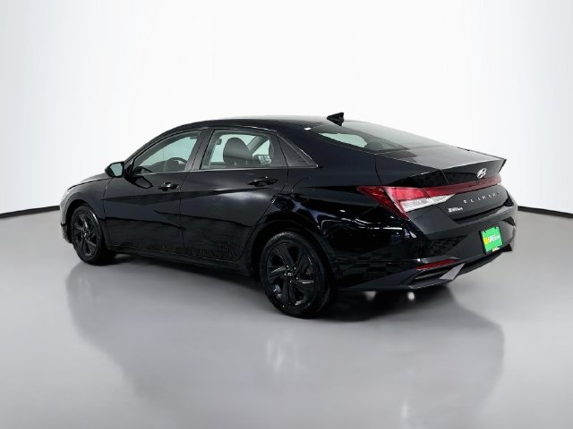Used 2023 Hyundai Elantra SEL w/ Cargo Package FWD image 7