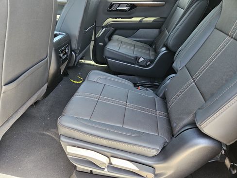 New 2026 Chevrolet Suburban High Country AWD/4WD image 20