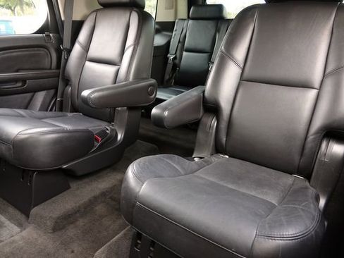 Used 2007 Cadillac Escalade 2WD w/ Information Package image 31