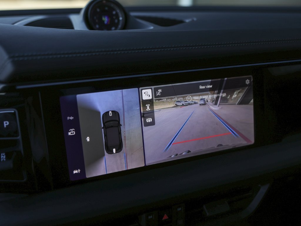 Certified 2026 Porsche Macan Electric RWD image 24
