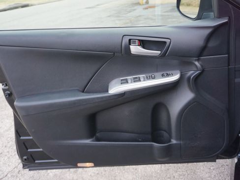 Used 2013 Toyota Camry SE image 20